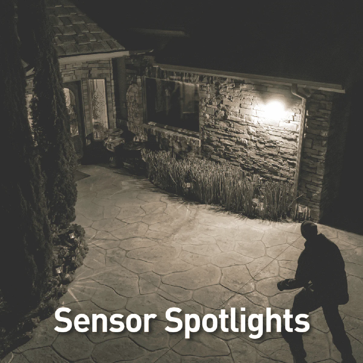 Swann 4K 4 Camera 1TB DVR Security System with Warning Light - Image 7